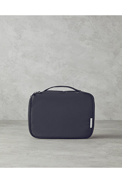 English Home منظم بوليستر أسود فيفيان