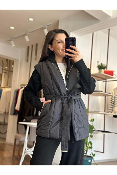 Unique Boutique Siyah Triko Detaylı Şişme Yelek