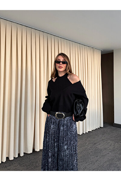 Laluvia Black Double V-Neck Sweater - 251206