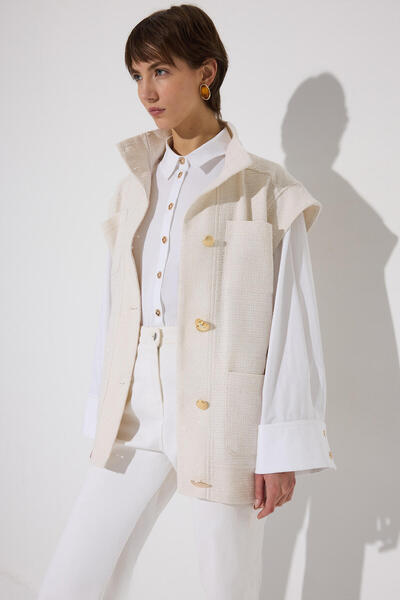 Touché Privé GOLD BUTTON DETAILED VEST