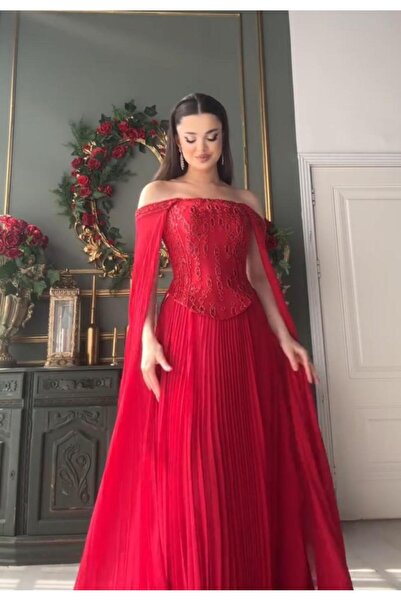 Genenic red pleated evening dress