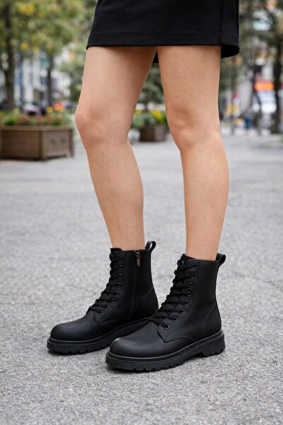 Neco Flat Sole Women's Boots, Non-Slip Sole, Zippered (821)