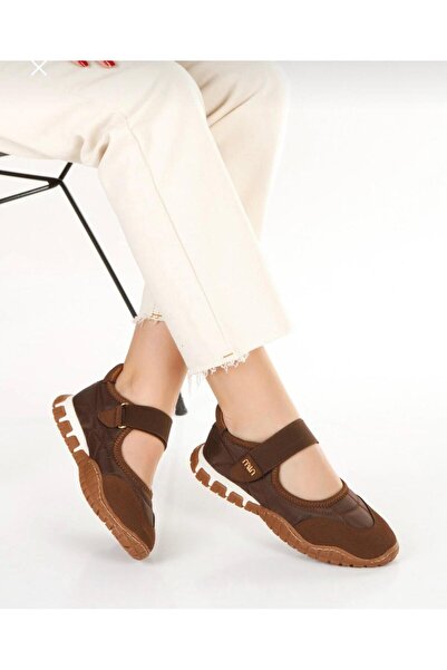 AZR Sports Shoes Are Comfortable and Suitable for Medium Activities, A-Grade ...