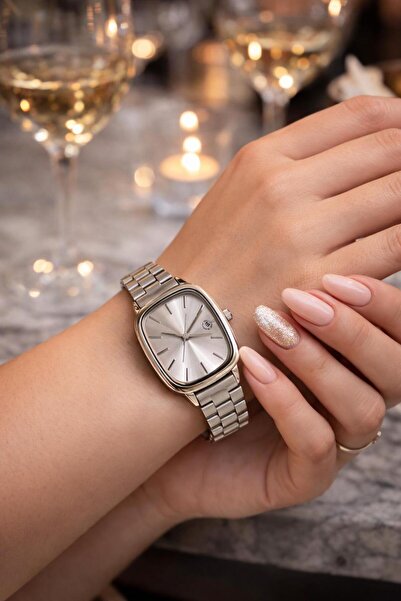 LOOQ Steel Strap Calendar Women's Wristwatch