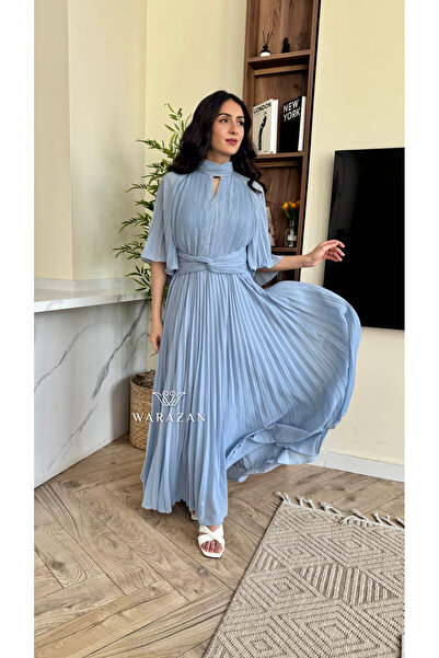 Warazan A soft dress with pleats and a tie at the waist