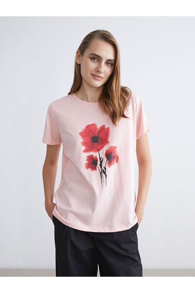 LC Waikiki RMZ GİYİM FARKIYA تي شيرت نسائي مزين بالزهور ذو ياقة روبا