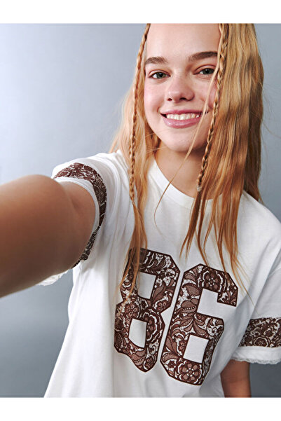 LC Waikiki Esvab • Modern & Distinctive Zero Roba Collar Young Girl T-Shirt
