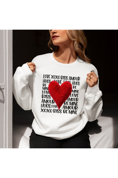 SUNFREE Бяла суитшърт с червена сърцевина и надпис XOXO