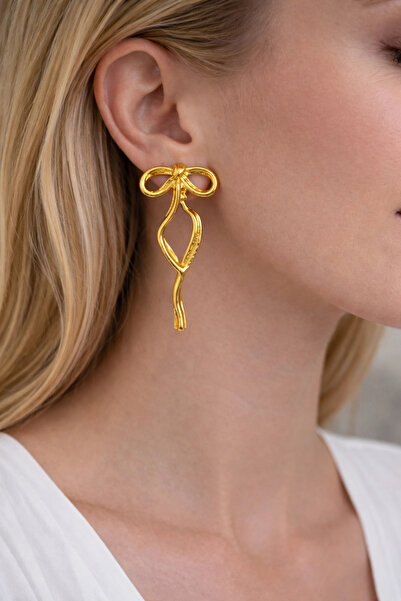 naaksesuar أقراط متدلية بتفاصيل فيونكة باللون الذهبي