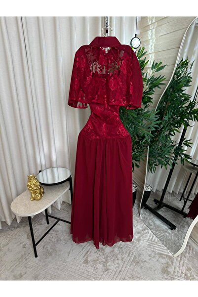 ainaqat aljawhara Anoud's dress