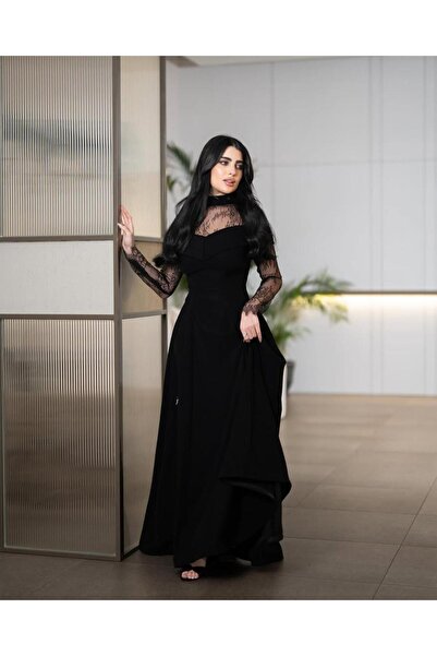 LMAURA A very elegant evening dress at Lemiwa store