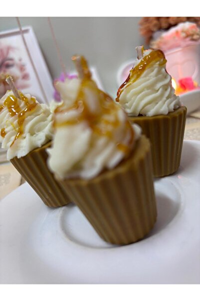 Melt me by Anissia Handmade scented Praline candle made from organic soy wax,...