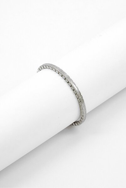 Lacoste سوار أنيق من الفولاذ المقاوم للصدأ للنساء، فضي اللون