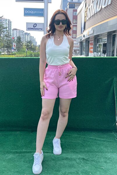 Chamakh شورت من الموسلين بتفاصيل خرزية وحزام خصر قابل للتعديل - وردي وردي