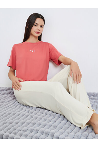 Styli Women Pink Slogan T-Shirt and Pyjama Set