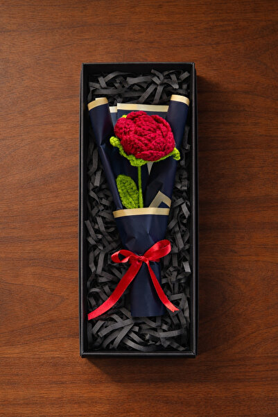 Zemtigo El Emeği Örgü Kırmızı Gül Buketi Sevgiliye Hediye Kutusu Solmayan Kır...