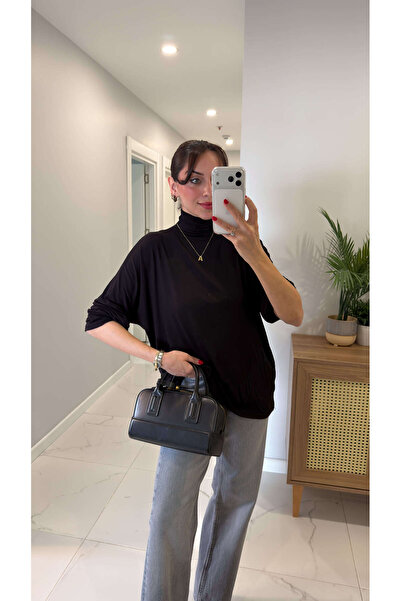 BİRCANÇİL Hannas Black Turtleneck Blouse