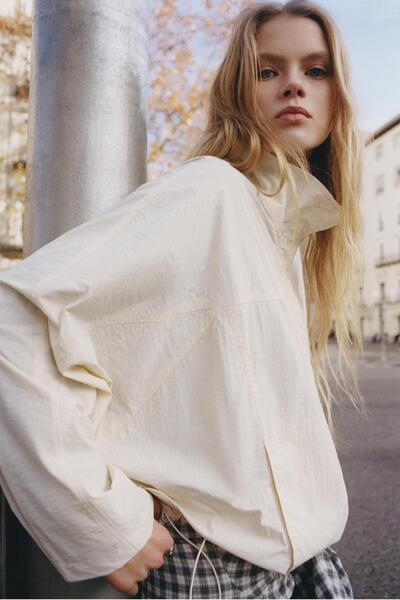 Pull & Bear Kısa naylon görünümlü ceket