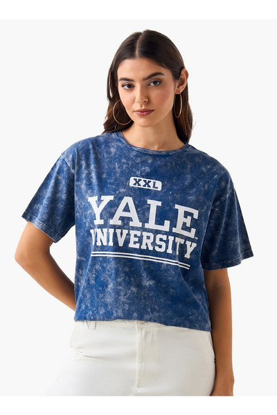 SP Characters تيشيرت قطني واسع مطبوع عليه شعار جامعة ييل