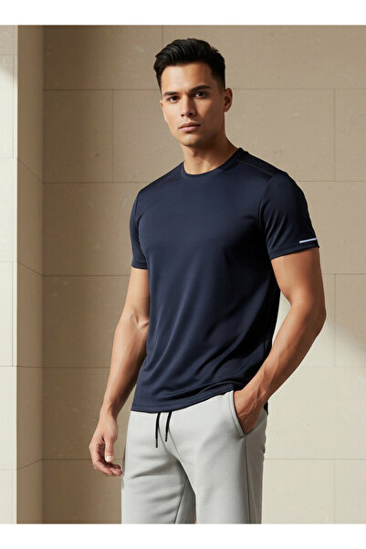 FAV Men Regular Fit Crew Neck Short Sleeve Printed T-shirt