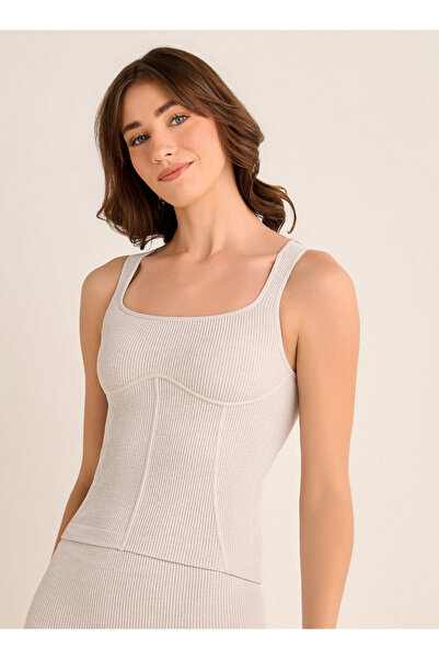 FAV قميص داخلي مضلع بدون خياطة