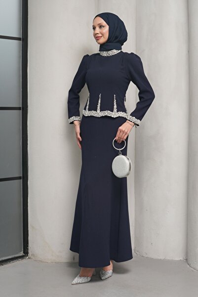 İmajButik فستان سهرة بتصميم مفصل باللون الأزرق الداكن مع تفاصيل حجرية