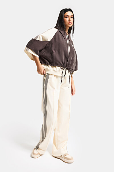 it's basic Women's Coffee Beige S6-105 Top and Bottom 2-Piece Combination Des...