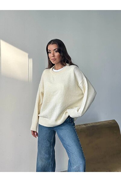 Luna Wear Ecru Crew Neck Knit Sweater Pinterest Model