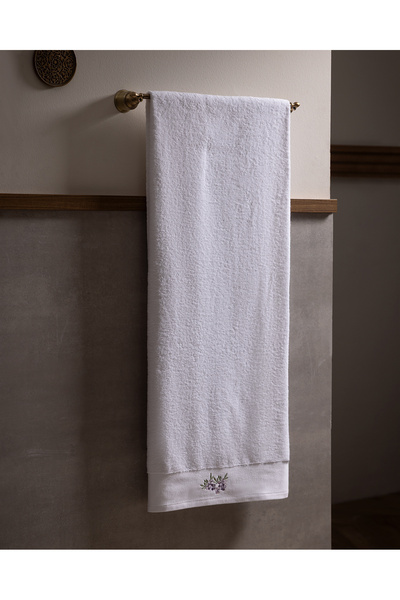 Madame Coco Marnot Border 100% Cotton Flocked Bath Towel - White/Lilac - 80X1...