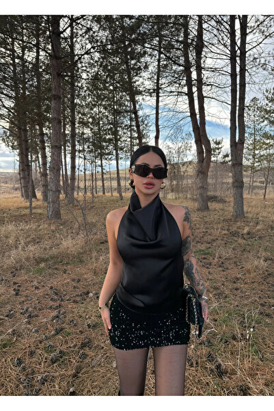 kırmızı butiks Siyah Boyundan Geçmeli Saten Bluz