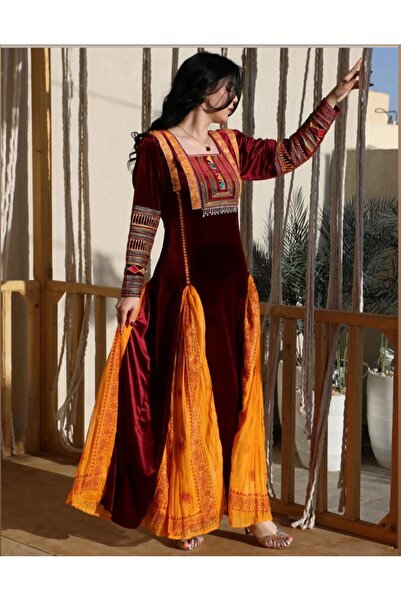 Seela Jalabiya with a distinctive traditional design