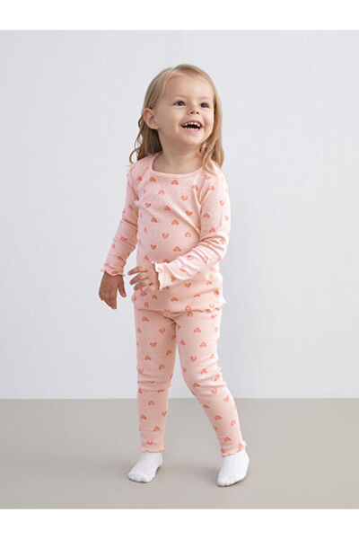 LC Waikiki طقم بيجامة بناتي مطبوع عليه قلوب من UZG STORE