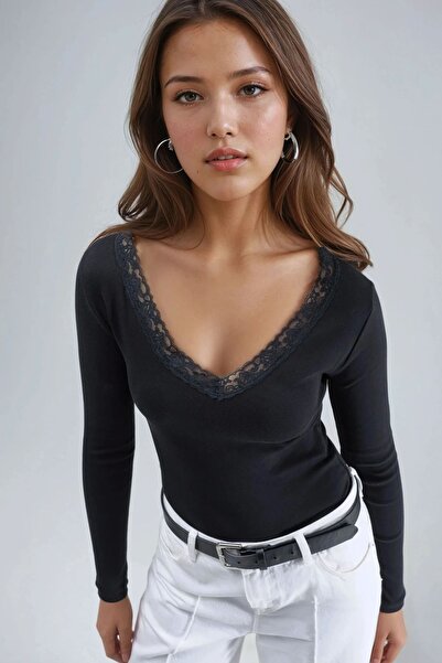 Hiccup Busem Slim Fit V-Neck Lace Detailed Blouse