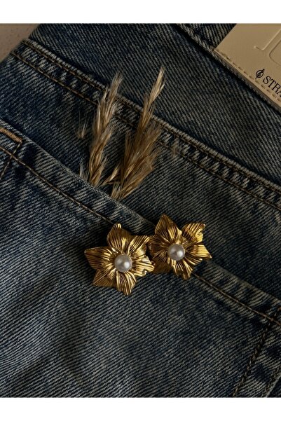 SHINELUC Steel Gold Pearl Blossom Earrings