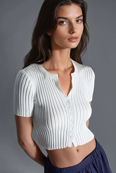 Hiccup MY FASHION Pulover scurt cu nasturi și guler rotund