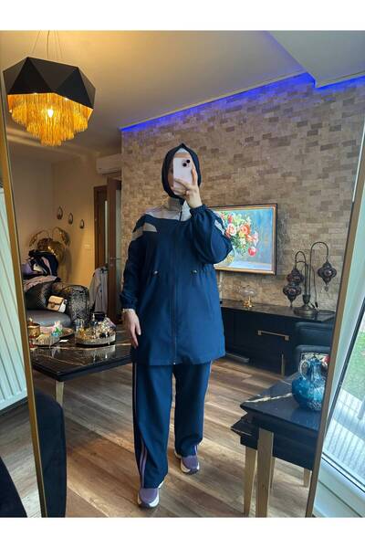 Wovi Hijab Tracksuit Set with Zipper, Stylish Model