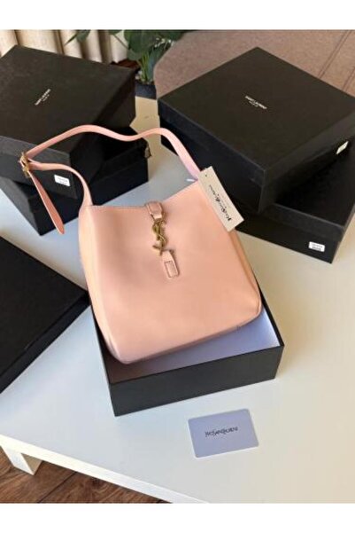 Generic High-quality handbag and shoulder bag with accessories