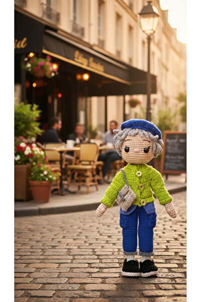 Renklere Dokunarak Amigurumi Şapkalı Lila Bebek