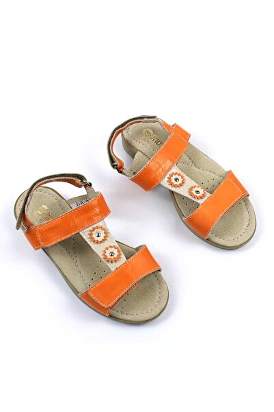 tino Sandale din piele naturala , lacuita , pentru fetite , decorate cu flori...