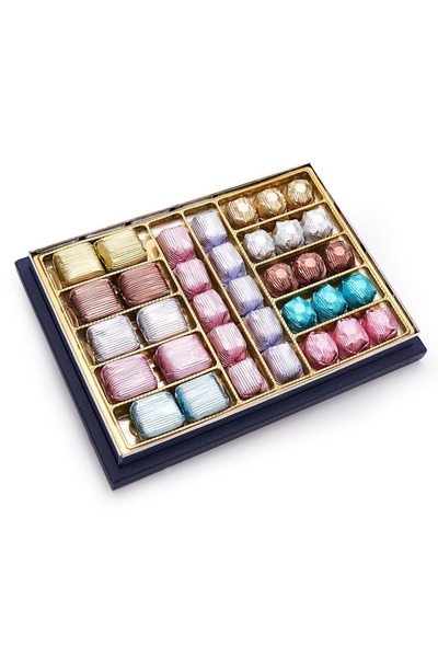 MADLEN Hediyelik Yaldızlı Çikolata Kutusu 830g