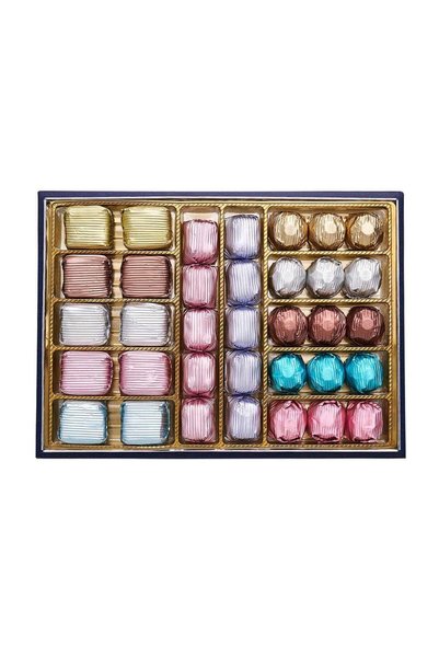MADLEN Hediyelik Yaldızlı Çikolata Kutusu 830g