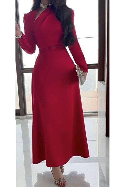 Stylish Elegant dress with a soft cut on the chest and shoulder