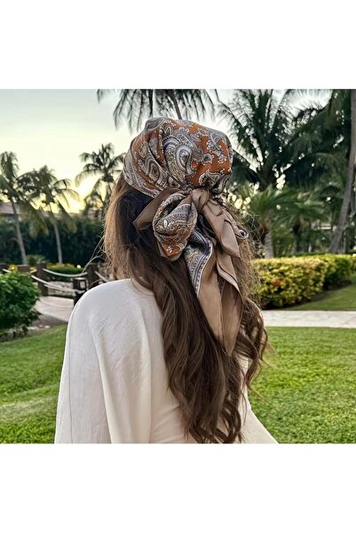 Accessories Елегантен дамски шал с кафяв и оранжев десен, изглеждащ като коприна