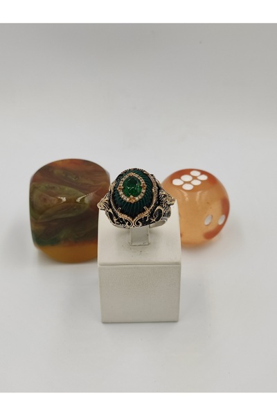 ALTUNTAŞ YEŞİL KEHRİBAR TAŞLI DİLİRİŞ ESERİ 925 AYAR 25 MM 18,90 G. ERKEK YÜZÜĞÜ