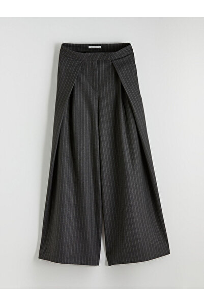 LC Waikiki Antrasit Loose Fit Çizgili Kadın Pileli Kumaş Pantolon