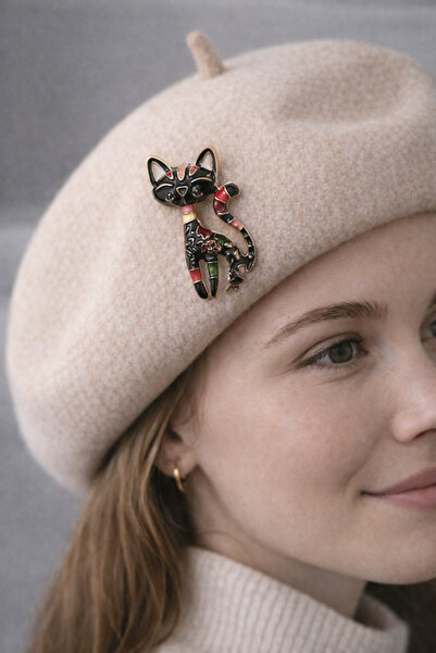 Lanuna Renkli Kedi Figürlü Broş Gold Detaylı Mine Detaylı Tasarım