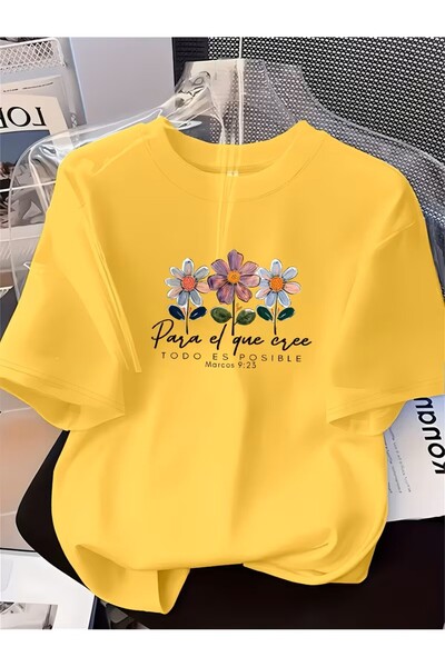 oneagılyazı أكمام قصيرة بتصميم زهور عصرية وتفاصيل حروف إنجليزية للنساء