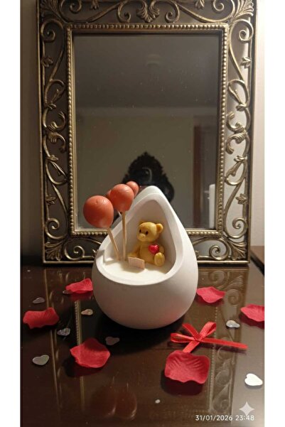 Deniz Kuzey Candle&Gıft Kişiye Özel Özel Ayıcık Figürlü Mum - Beyaz Çikolatal...