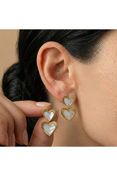 AccessoriesCınCık أقراط نسائية من الفولاذ بلون ذهبي مع تفاصيل على شكل قلب ومط...