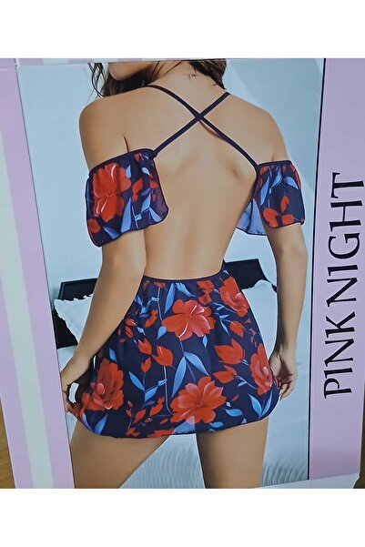 PINK Uçuş uçuş şıklık, tek parçada stil. 🔥 Cesur detaylar, romantik dokunuş.